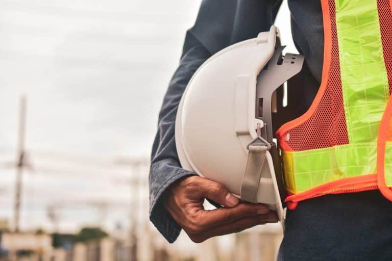 what does contractor insurance cover